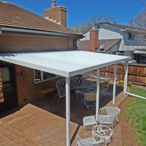 teton_patio_cover_with_flat_roof_panels_02